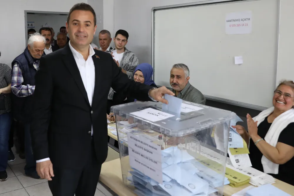 CHP’li Ahmet Akın Oyunu Gönen’de Kullandı, Sandık Çağrısı Yaptı