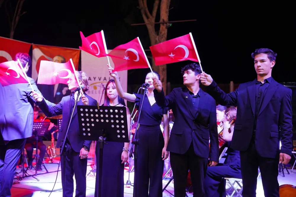 Ayvalık’ta Sebahat-Cihan Şişman Güzel Sanatlar Lisesi Öğrencilerinden Yılsonu Konseri