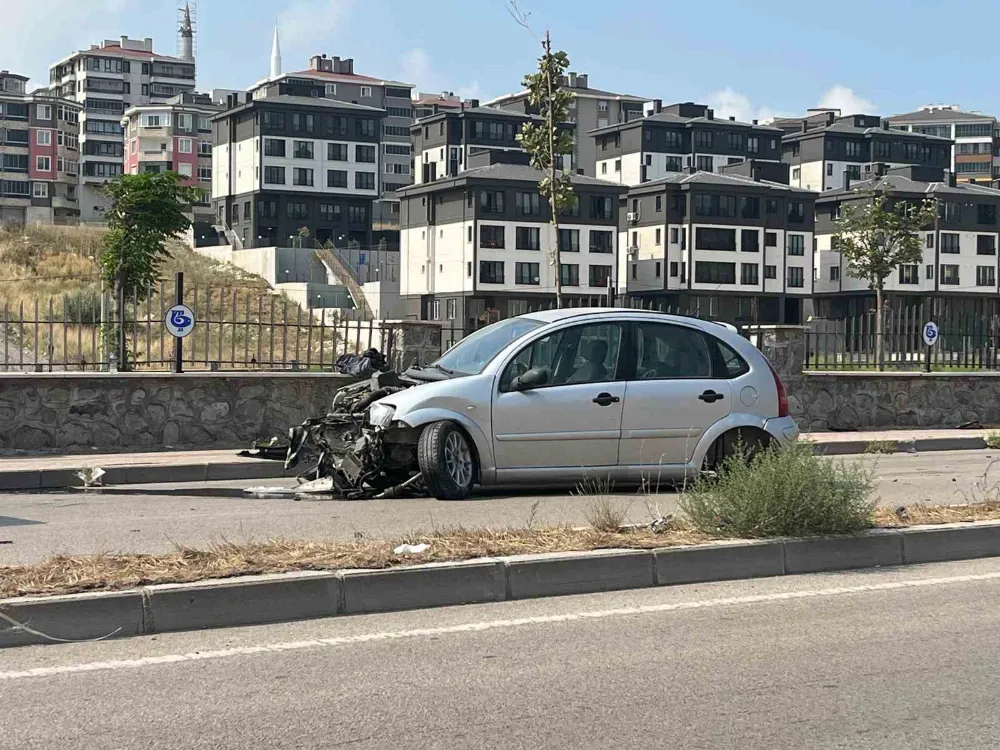 HURDAYA DÖNEN ARAÇTAN BURNU BİLE KANAMADAN ÇIKTI