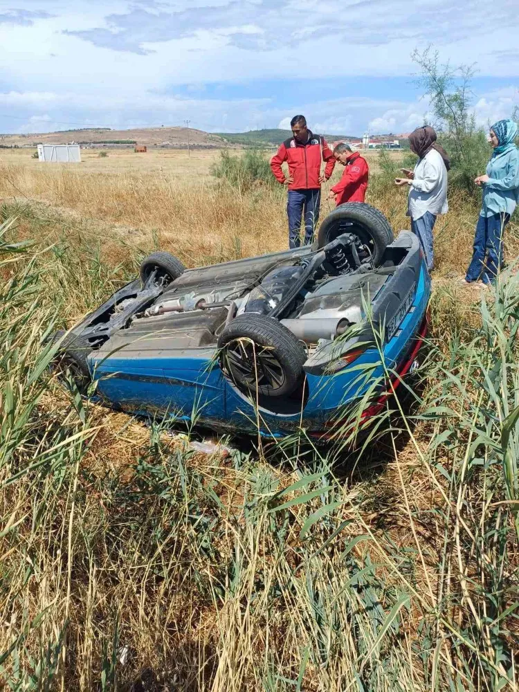 TAKLA ATAN OTOMOBİLDEN YARALI OLARAK KURTULDU