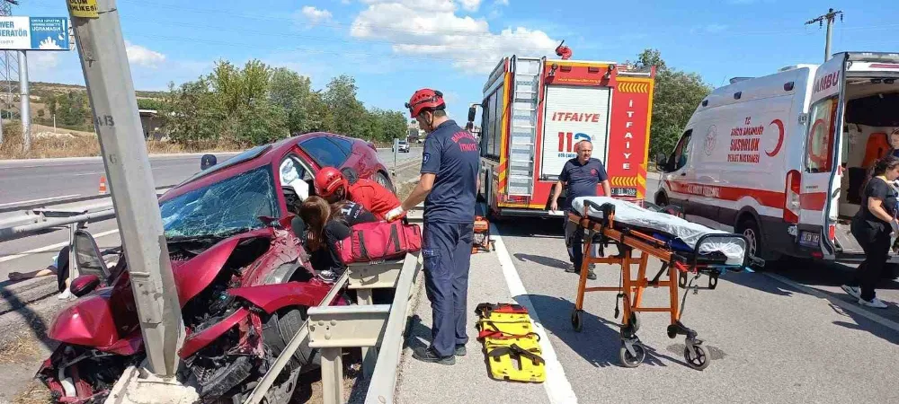 SUSURLUK’TA OTOYOLDA TRAFİK KAZASI; 2YARALI 1CAN KAYBI