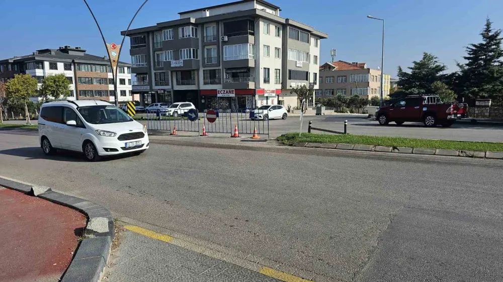 BANDIRMA’DA YOL KAPANDI, İŞLER KARIŞTI