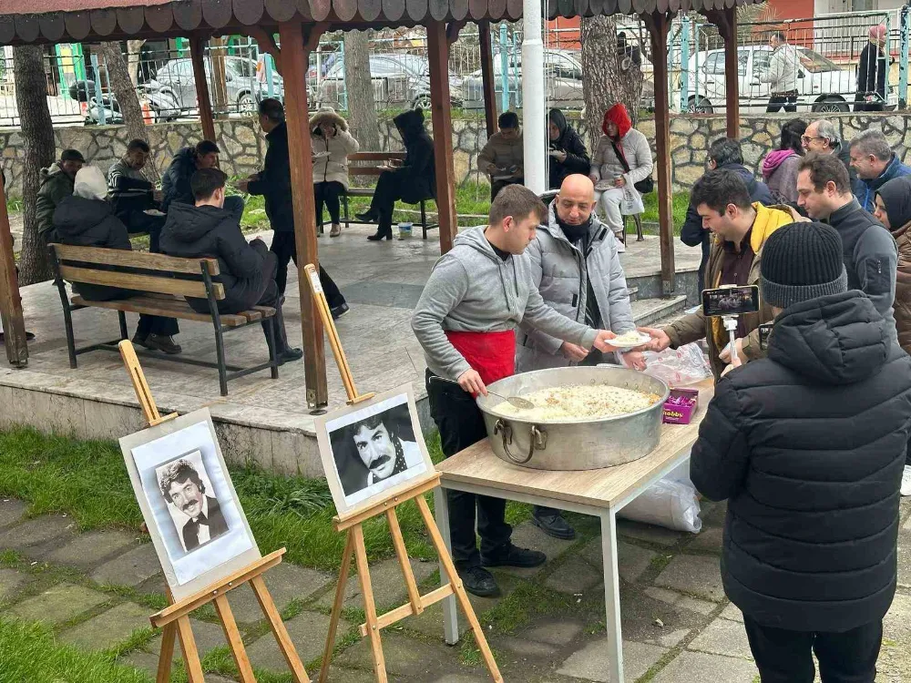 Balıkesir’de sanatçı Ferdi Tayfur için pilav hayrı