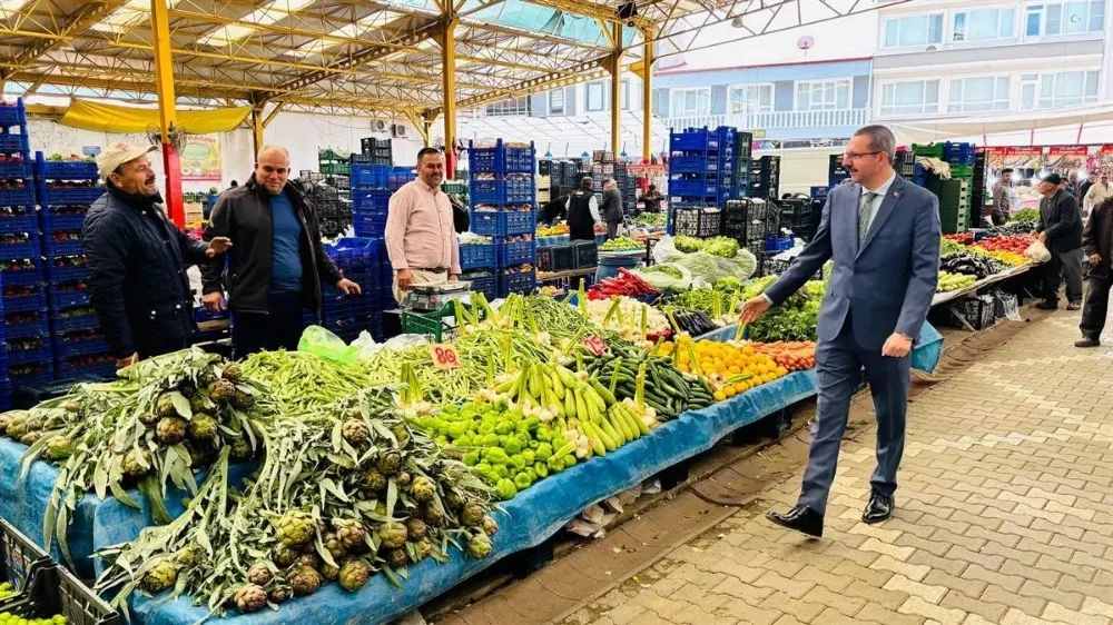 Havran Kaymakamı Enver Özderin semt pazarını ziyaret etti